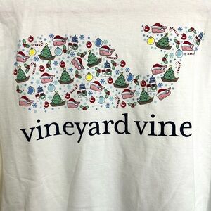 RARE Misprinted Women’s Vineyard Vines Santa Whale Icon Long Sleeve Pocket Tee